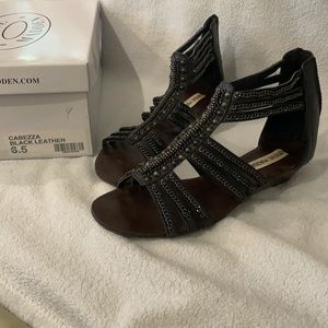 Steve Madden Black Leather Sandals 6.5
